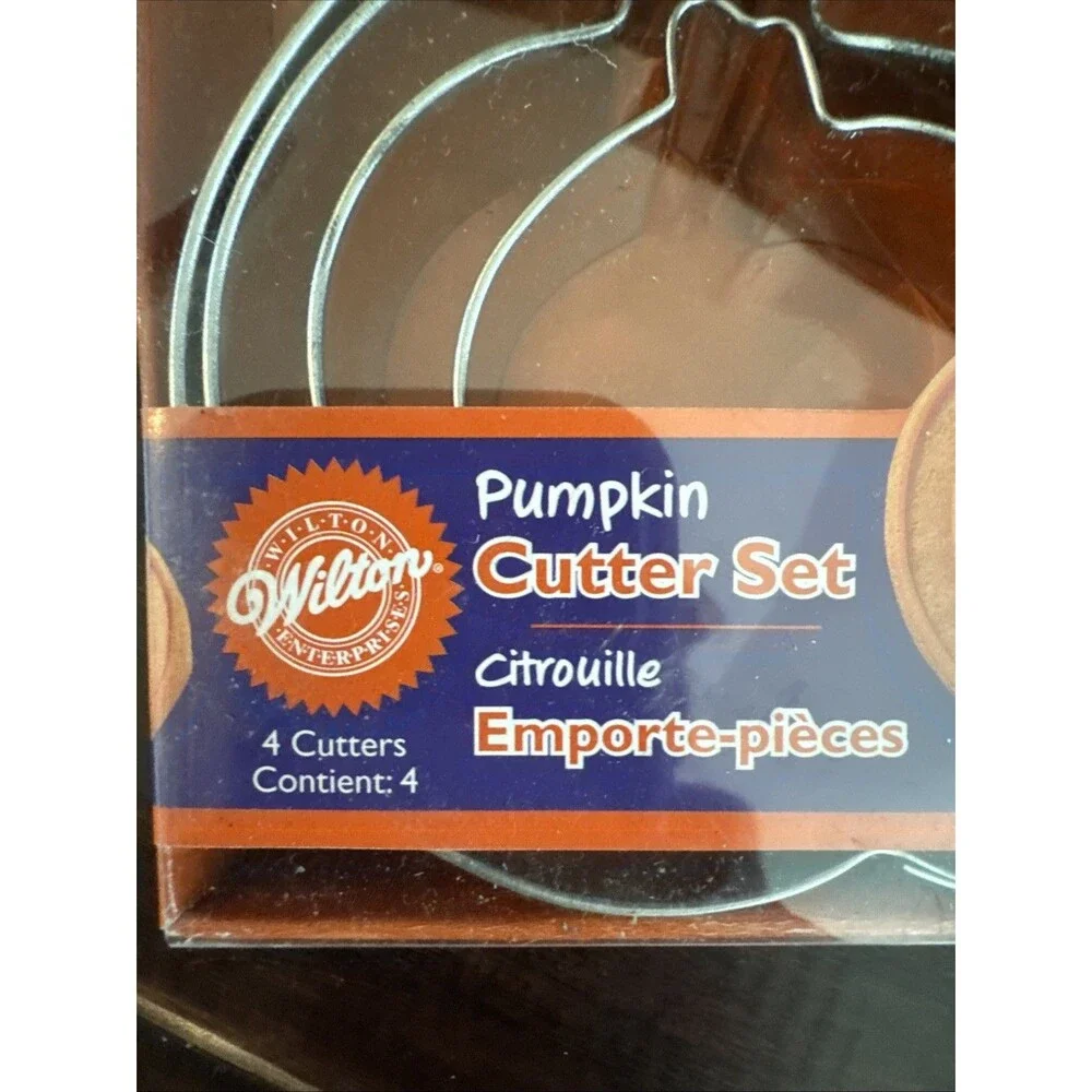 WILTON PUMPKIN COOKIE CUTTERS - SET OF 4 NEW IN BOX Halloween
